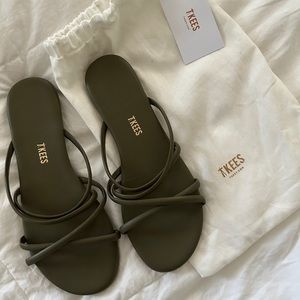 TKEES Sloane Sandals NWT
